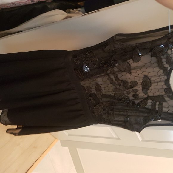 Beautiful black dress - Picture 2 of 2